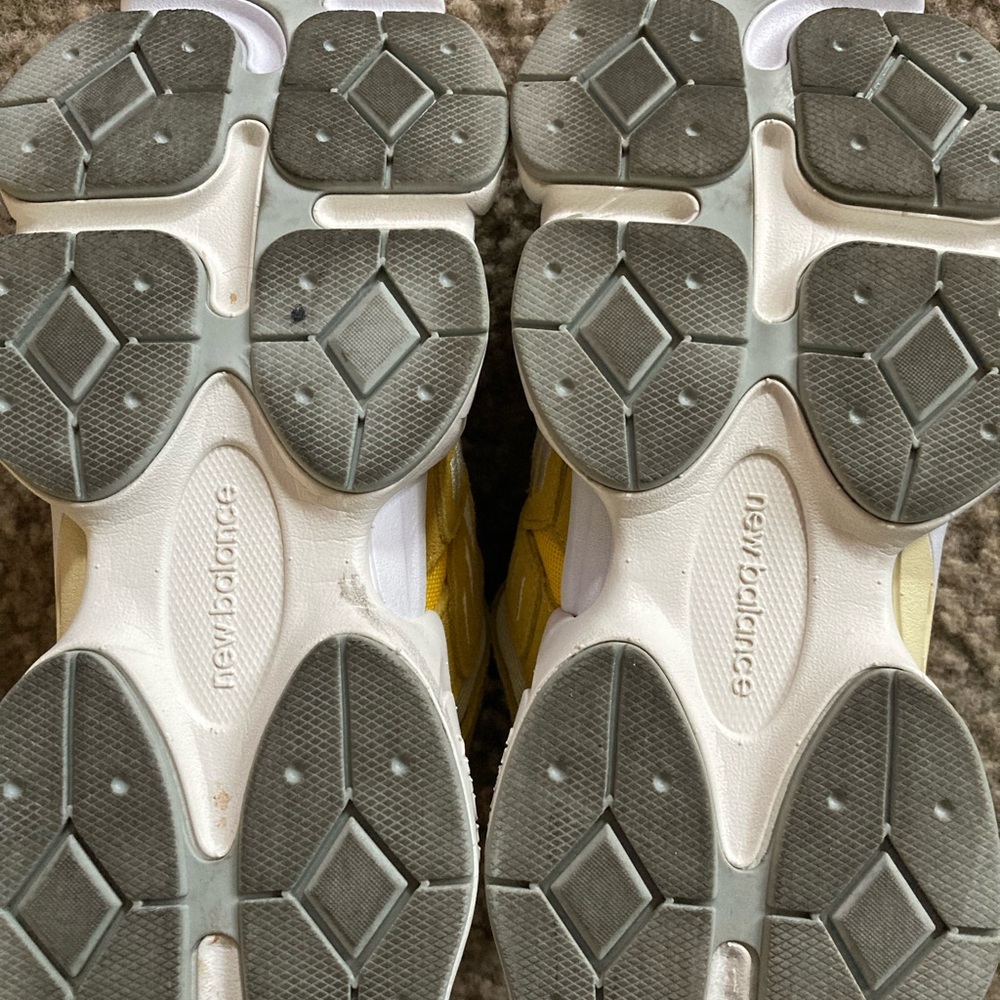 New Balance Yellow and White Sneakers 9060 - Picture 14 of 15